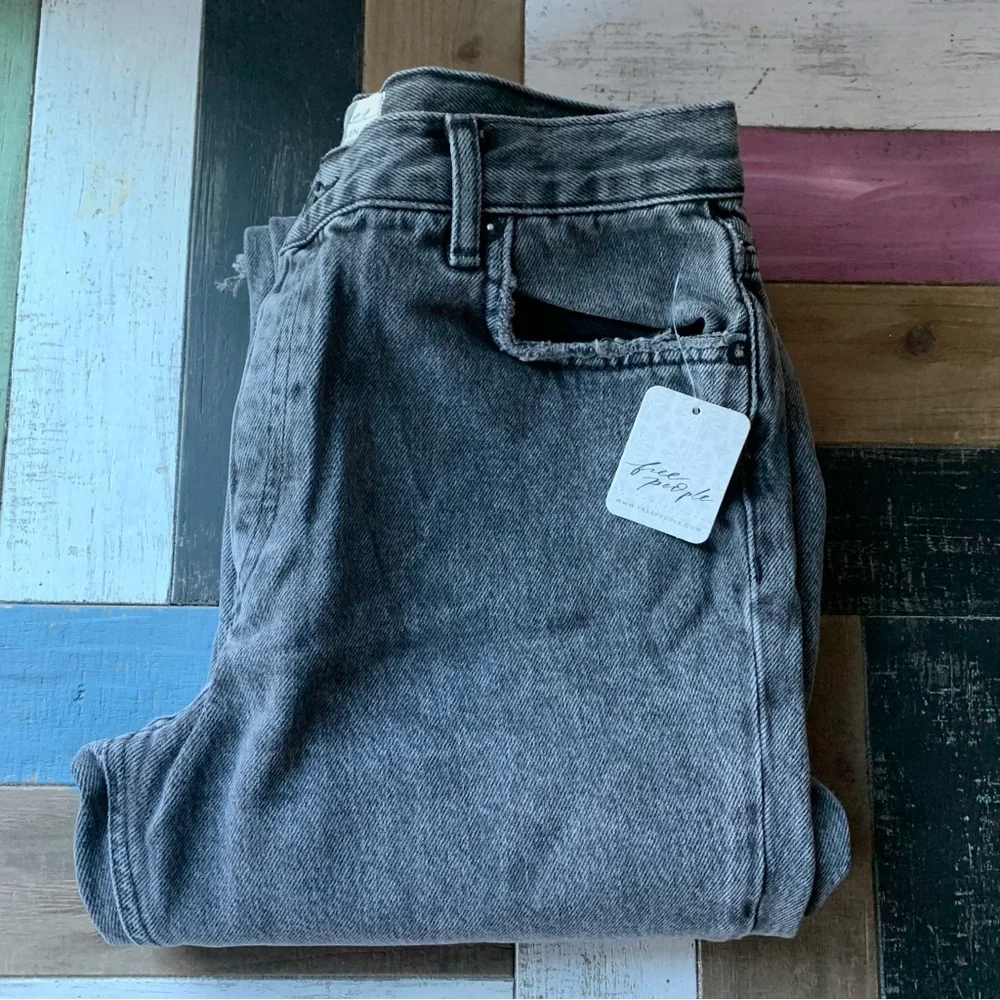 NWT Free People Maggie Mid-Rise Straight Jeans Distressed Denim Bottlerocket - Picture 5 of 13